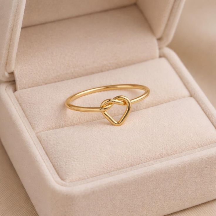 Minimal Heart Ring