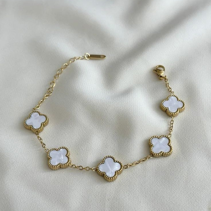 Whiten Clover Bracelet